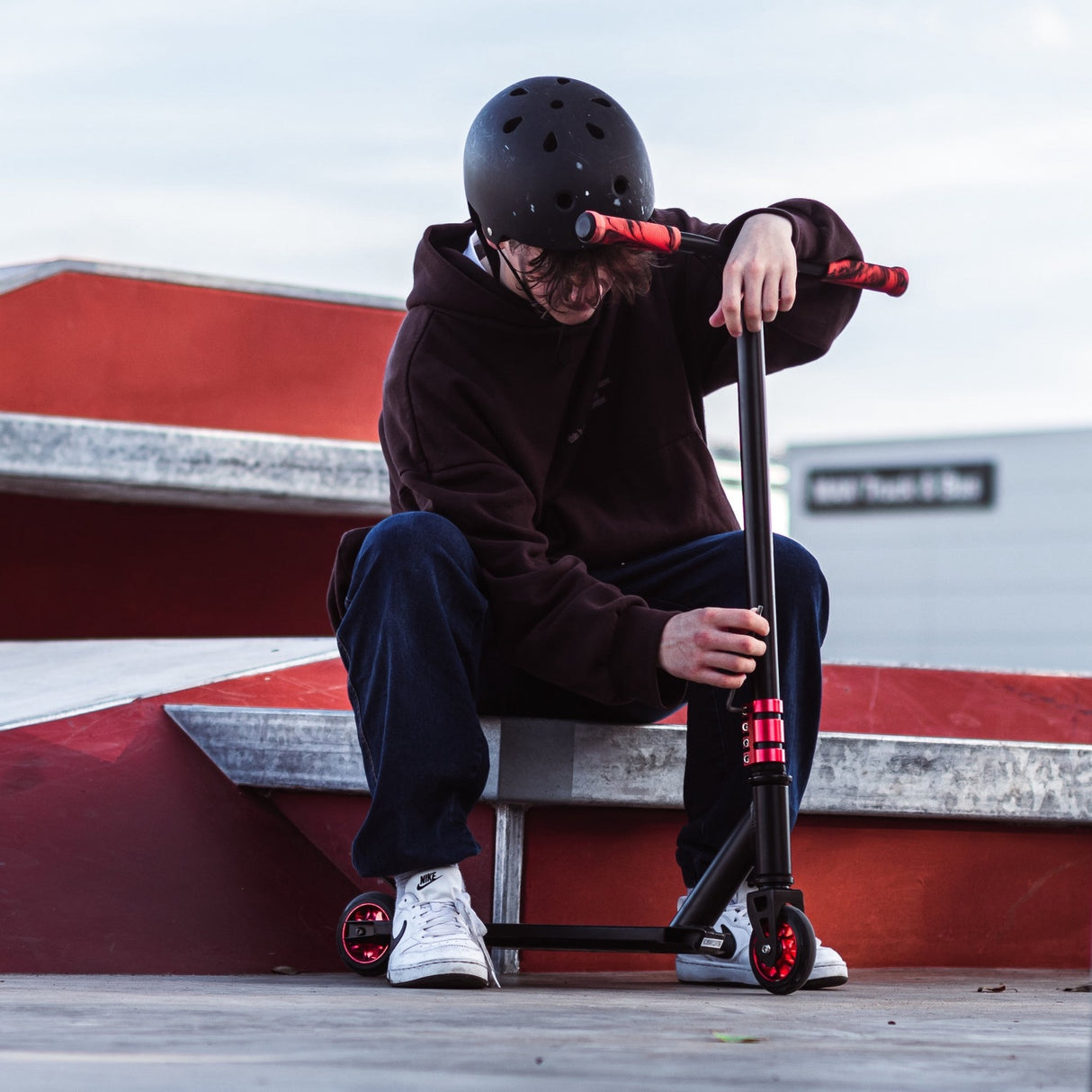 Deluxe Stunt Scooter - Black