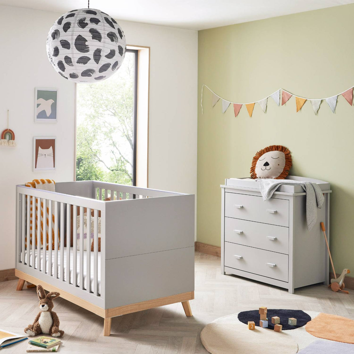 Babymore Mona 2-Piece Universal Nursery Room Set
