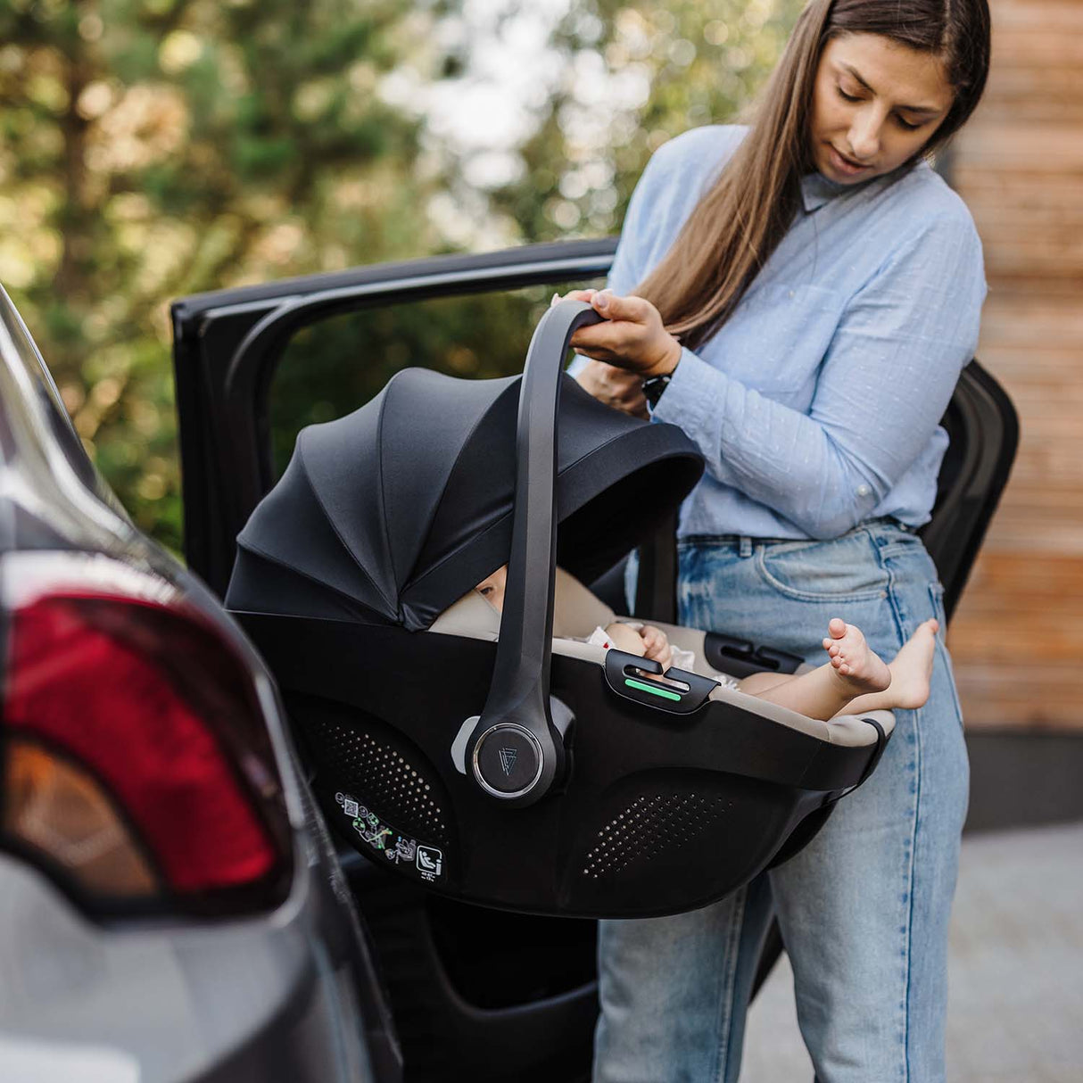 Venicci Upline 2: 3-in-1 Travel System (with Tiago Car Seat + 360° Base)