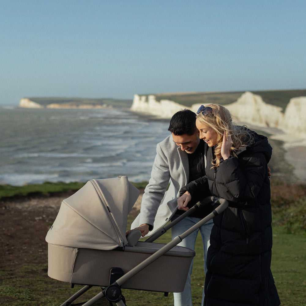 Venicci Upline 2: 3-in-1 Travel System (with Tiago Car Seat + 360° Base)