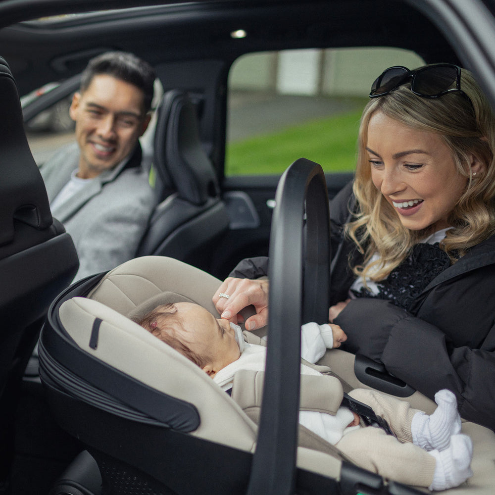Venicci Upline 2: 3-in-1 Travel System (with Tiago Car Seat + 360° Base)
