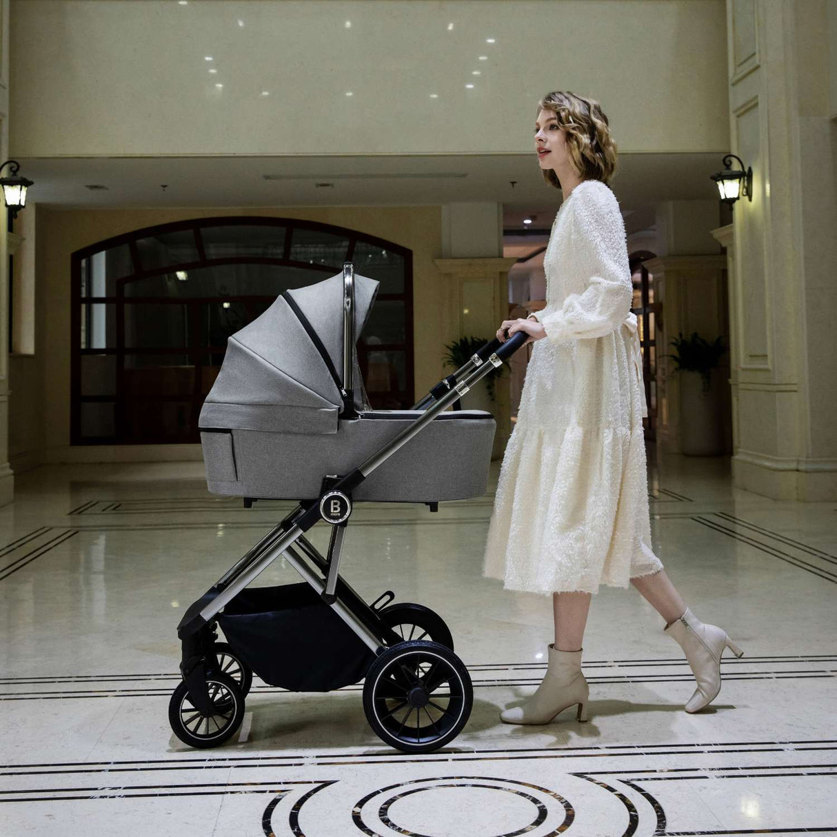 Babymore Chia 3-in-1 Travel System - Pecan Car Seat + ISOFIX Base